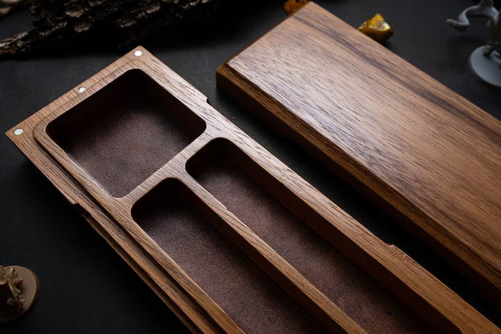 Mortenheimer's Wooden Dice Box